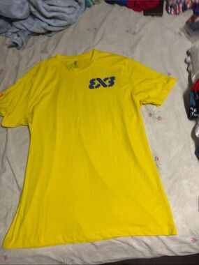 Wilson FIBA 3x3 Basketball Yellow Performance T-Shirt Men’s Large